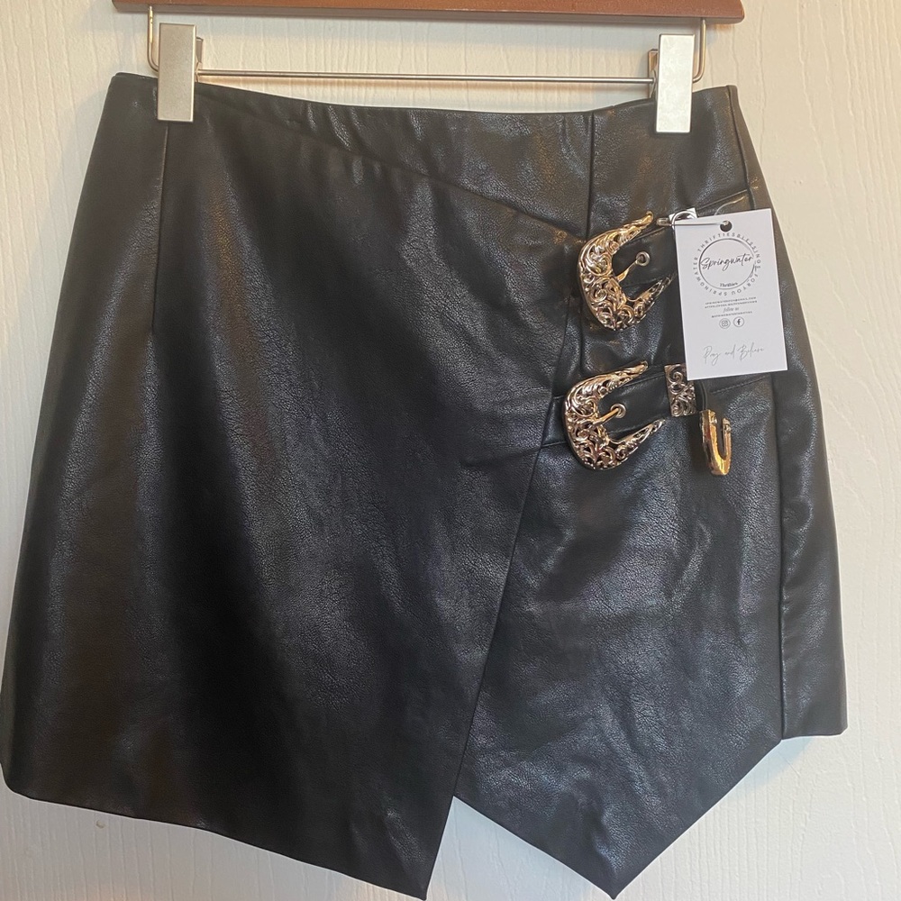 Forever 21 Black Skirt Size Medium